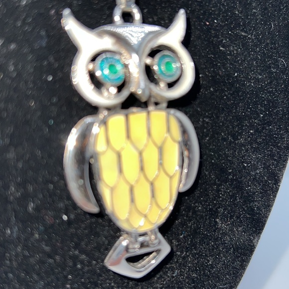Retro Owl Pendant Necklace Silver-Tone Metal With Enamel - Picture 8 of 13